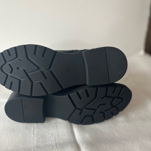 Marco Tozzi combat boots chains buckle studs size 38 black NWOB - Picture 8 of 8